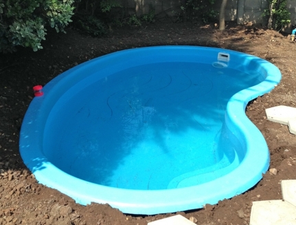 PISCINA TIPO RINON 4 x 2.4